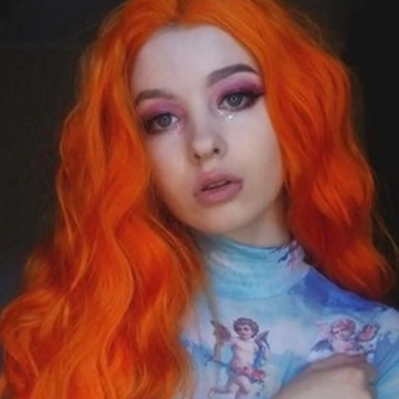 22” Orange Lace Front Natural Wavy Wig *NEW*